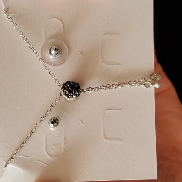 Premiere Designs earring and bracelet set - Picture 3 of 3